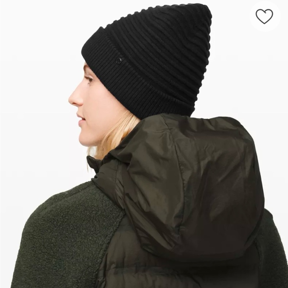 Lululemon Black Ribbed Beanie